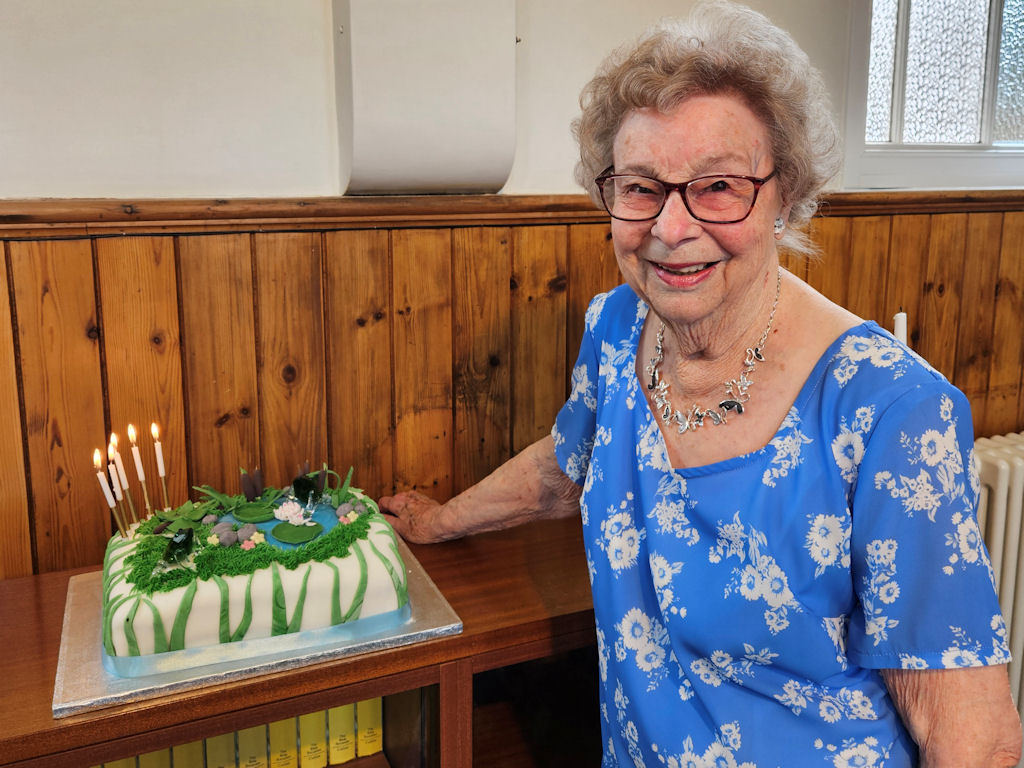 Eileen and the cake